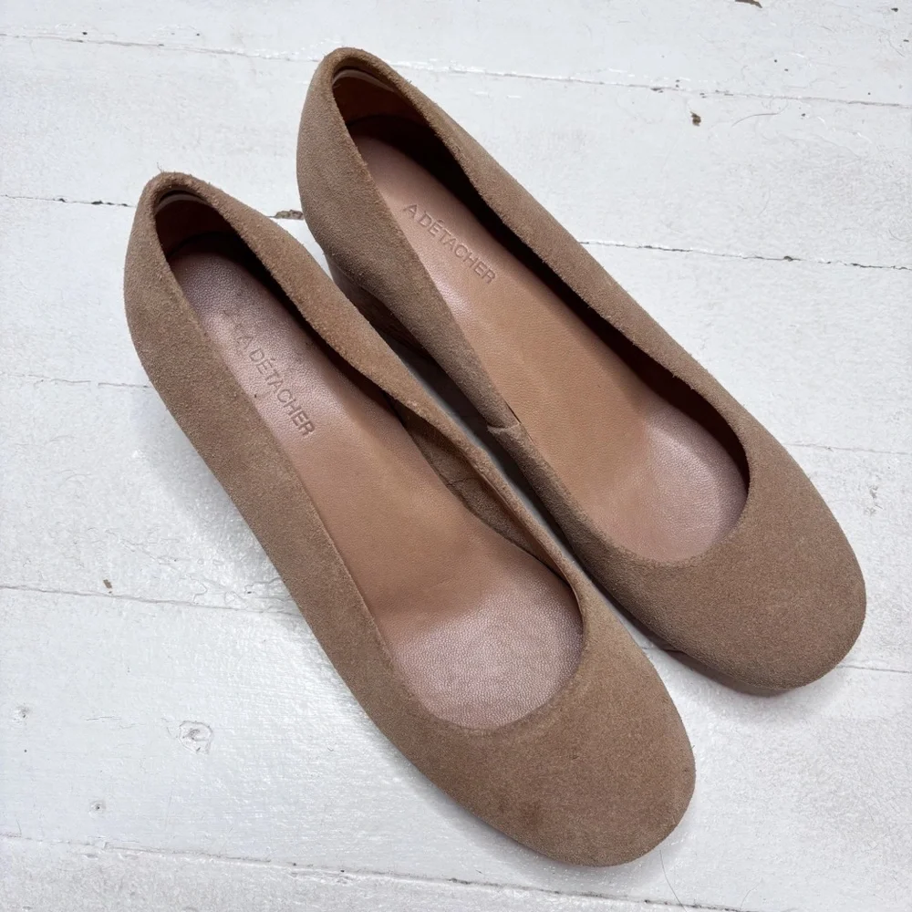 A Détacher Tan Eleanor Suede Pumps Wooden Block Heel Size 8 EUC